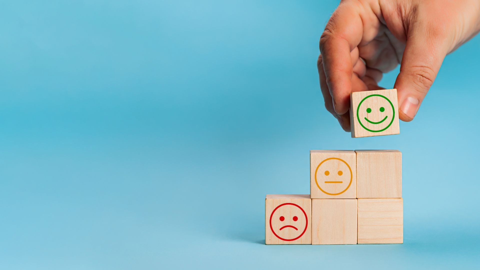 Descubra como avaliações 5 estrelas podem impulsionar sua pequena empresa e a importância de construir uma reputação autêntica e confiável.
