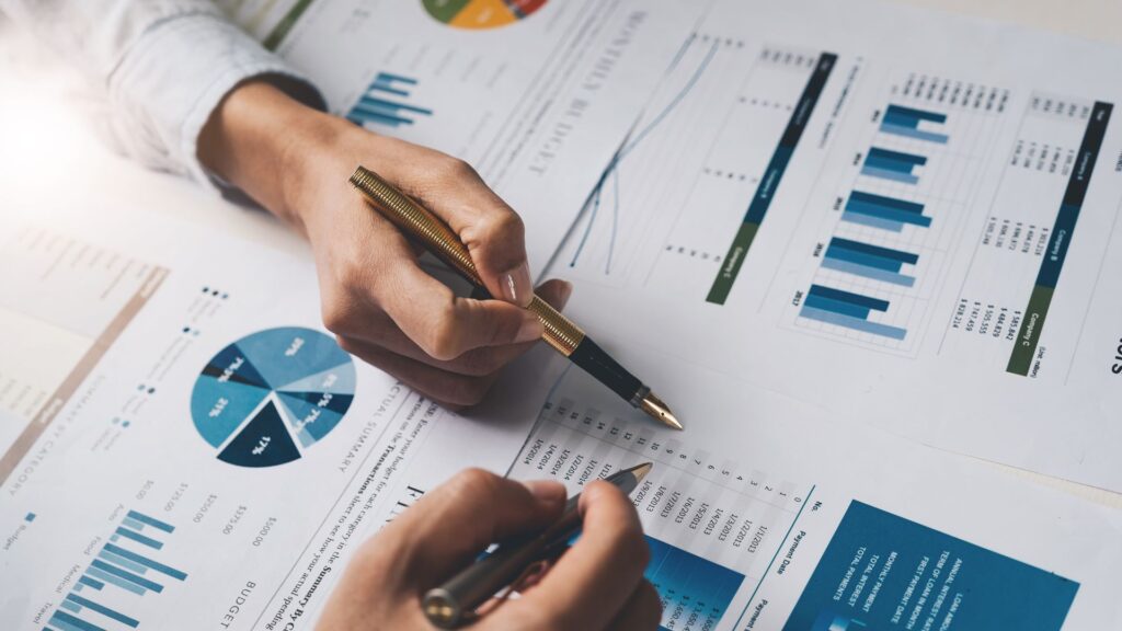 Descubra os riscos da compra de avaliações no Google e aprenda alternativas éticas para construir uma reputação online sólida e autêntica.