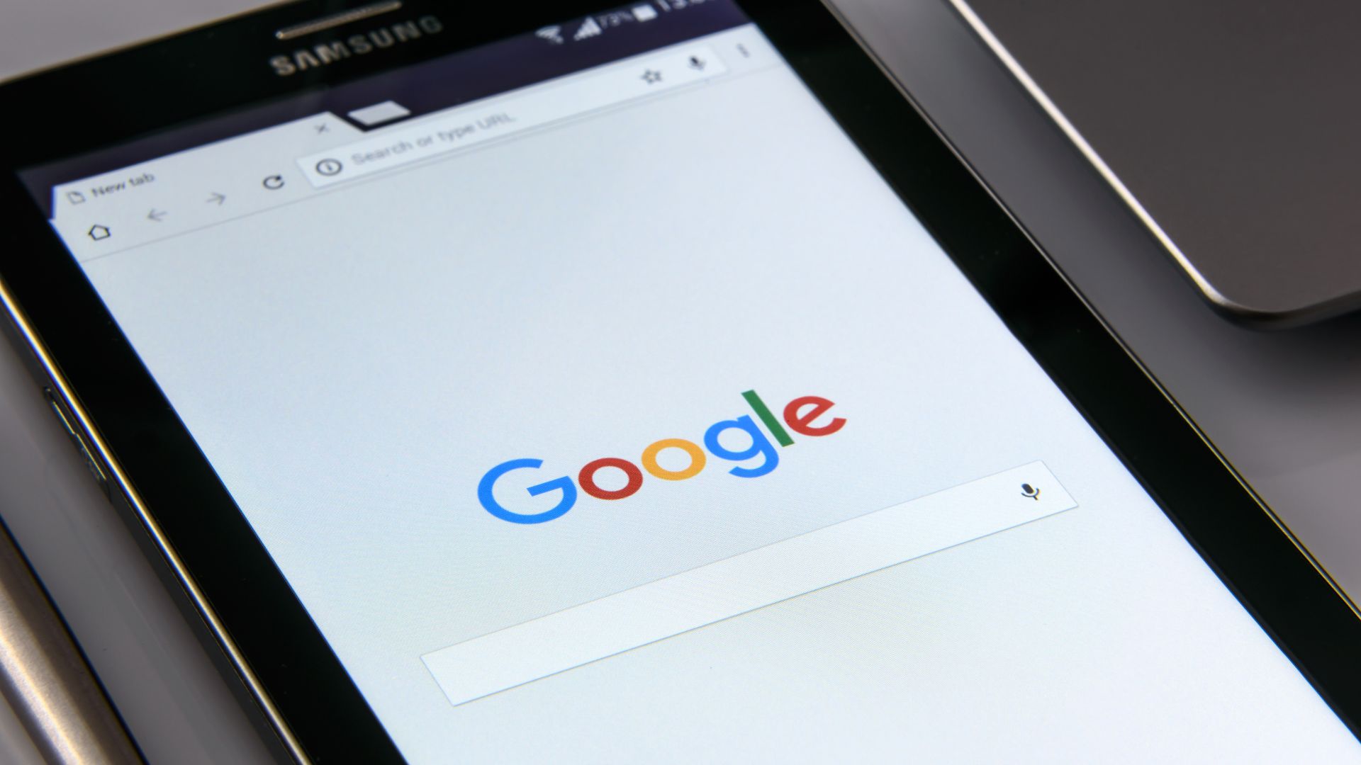 Descubra como avaliações compradas podem impactar seu ranqueamento no Google Maps e os riscos dessa prática. Avaliações autênticas são a chave!